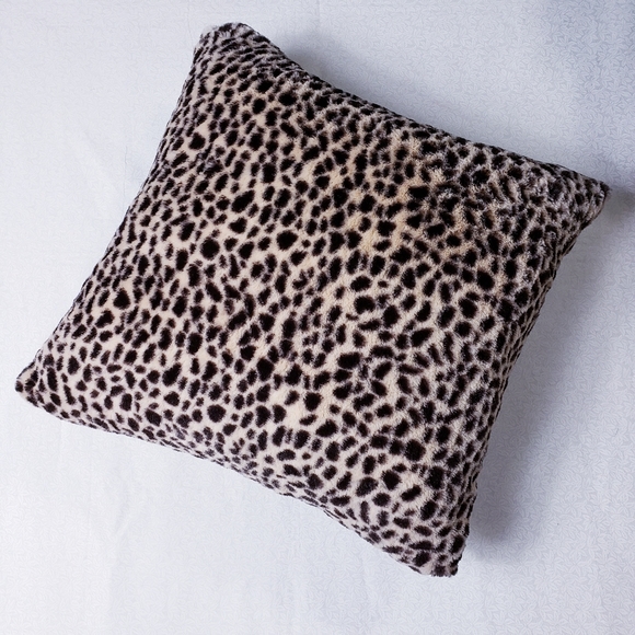 City Safari Other - GIFTED CHEATA OR LEOPARD PILLOW